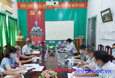 Đoàn công tác làm việc với lãnh đạo Trung tâm Y tế huyện Bù Đốp