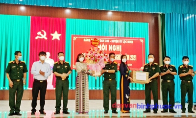 Hội nghị sơ kết hoạt động kết nghĩa năm 2021 giữa Ban Dân vận huyện với Sư đoàn 302