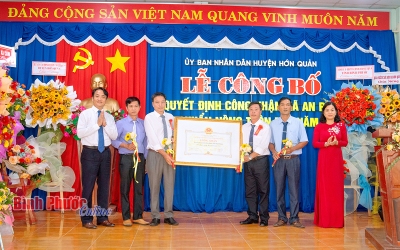 Lễ công bố quyết định xã An Phú- Hớn Quản đạt chuẩn nông thôn mới  (Ảnh: Báo Bình Phước online)