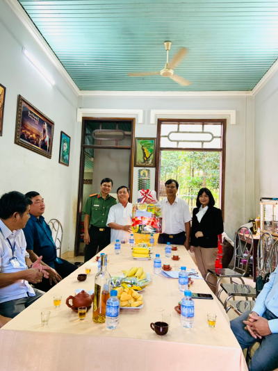 Huyện Lộc Ninh thăm, chúc mừng nhân dịp Giáng sinh năm 2022
