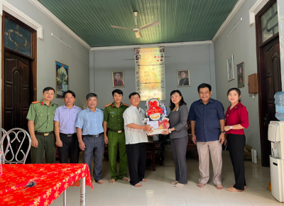 Huyện Lộc Ninh thăm, chúc mừng nhân dịp Lễ Phục sinh 2023