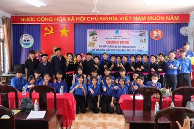Câu lạc bộ Thanh niên "giữ gìn bản sắc văn hoá dân tộc Tày, Nùng" huyện Bù Đốp  ra mắt đại biểu