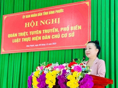 Đ/c Lê Thị Xuân Trang - UVBTV, Trưởng Ban Dân vận Tỉnh ủy, Chủ tịch UBMTTQVN tỉnh Bình Phước dự, chỉ đạo và triện khai tại Hội Nghị.