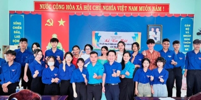Ra mắt Chi hội Thanh niên “Giữ gìn bản sắc văn hoá dân tộc Khmer” ấp Sóc Nê, xã Tân Tiến