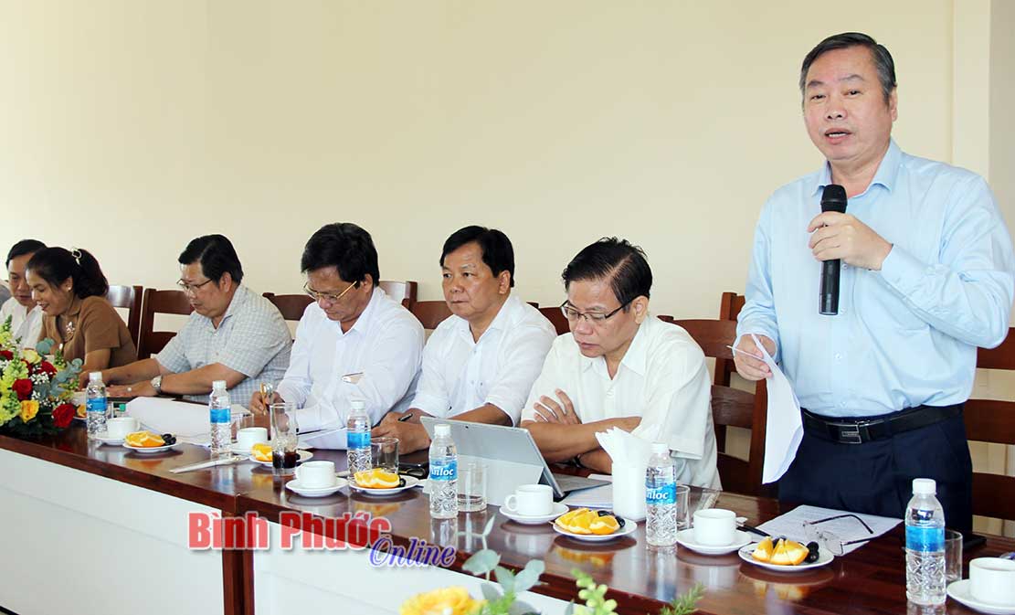Phó chủ tịch UBND tỉnh Huỳnh Anh Minh phát biểu tại buổi làm việc với Công ty Hải Vương