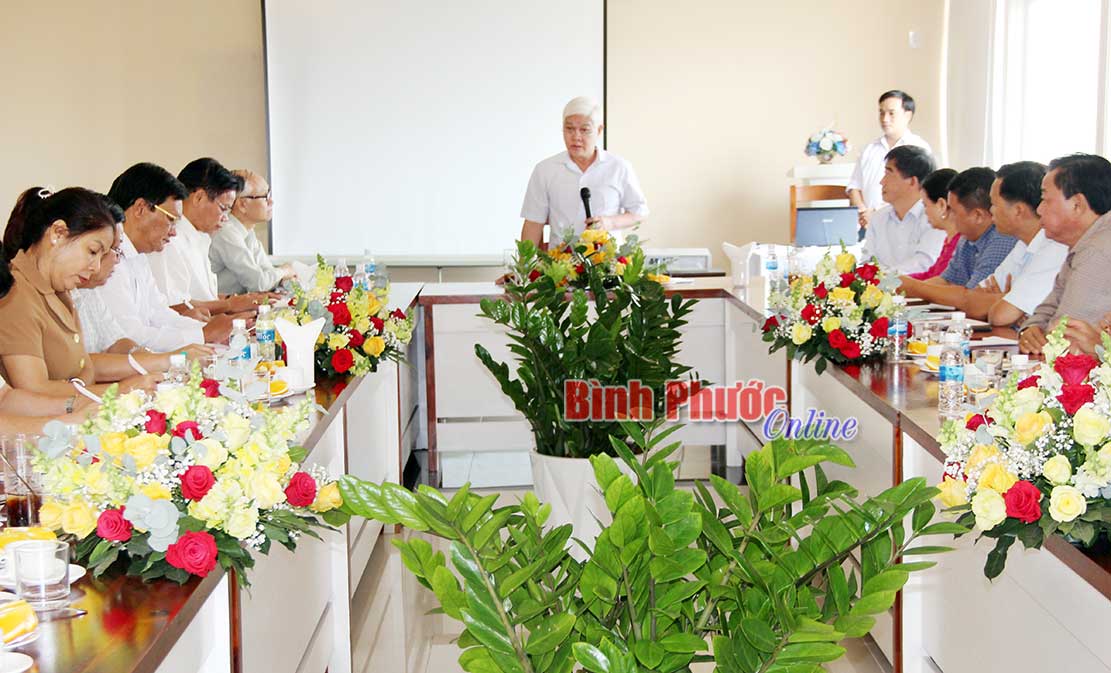 Ủy viên Trung ương Đảng, Bí thư Tỉnh ủy, Trưởng đoàn đại biểu Quốc hội tỉnh Nguyễn Văn Lợi phát biểu tại buổi làm việc với Công ty Hải Vương