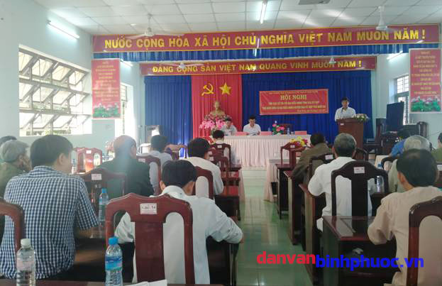 Quang cảnh tại buổi tiếp xúc cử tri tại xã Hưng Phước