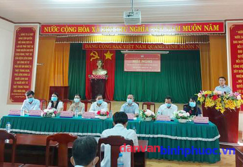 Hình ảnh tại Hội nghị tiếp xúc cử tri tại xã Phú Riềng