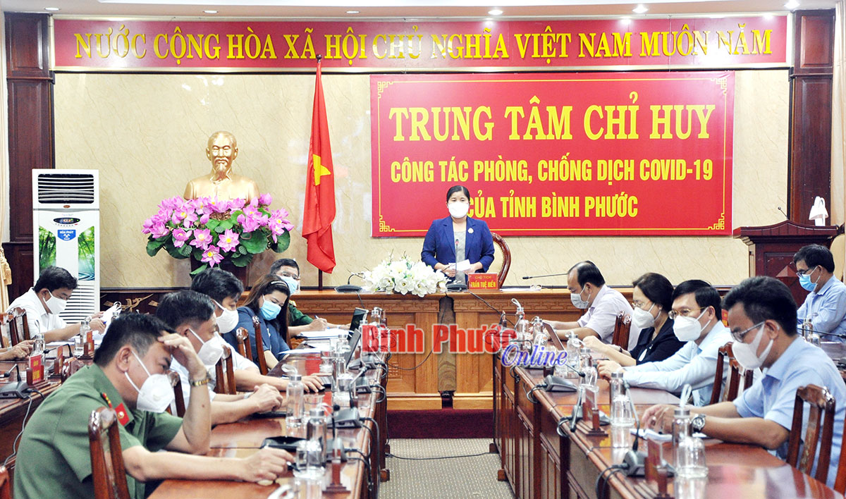 Chủ tịch UBND tỉnh Trần Tuệ Hiền đề nghị các địa phương cần phải tiếp tục tăng cường giám sát địa bàn, giám sát các doanh nghiệp để kiểm soát công tác phòng, chống dịch bệnh