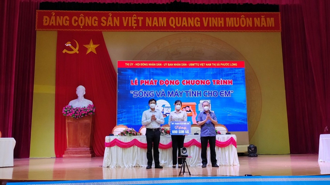 Phước Long tổ chức Lễ phát động “Sóng và máy tính cho em”.  (Nguồn ảnh: phuoclong.binhphuoc.gov.vn)
