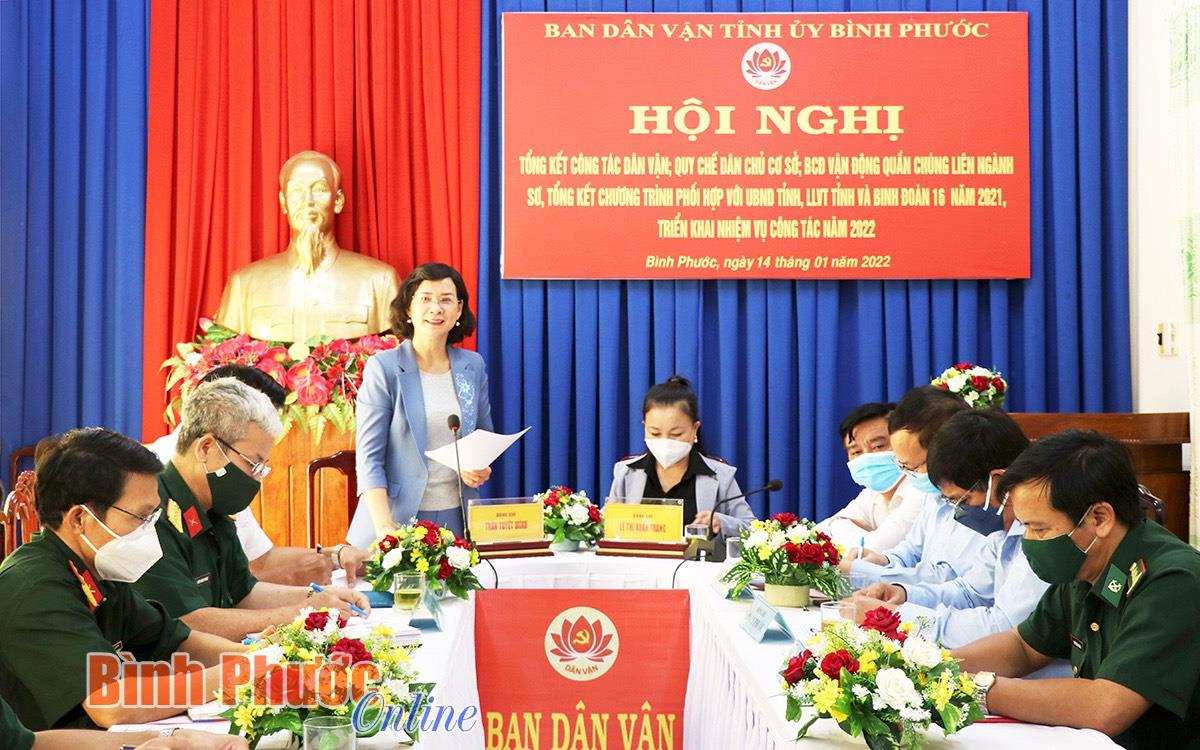 Phó Chủ tịch UBND tỉnh Trần Tuyết Minh phát biểu tại Hội nghị tổng kết công tác dân vận năm 2021, triển khai nhiệm vụ năm 2022. Nguồn ảnh: Báo Bình Phước online