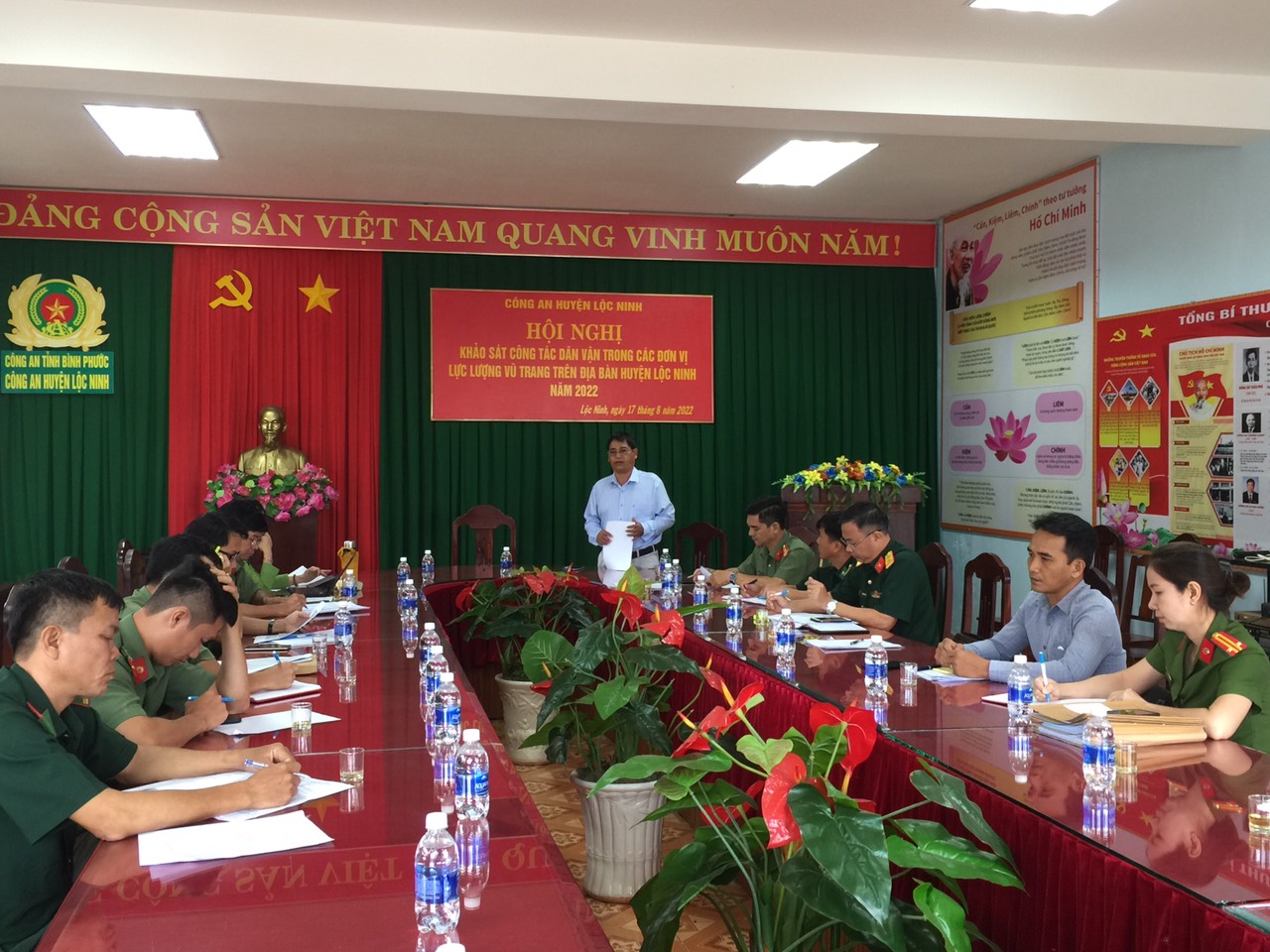 Đồng chí Ma Ly Phước – TUV, Phó trưởng ban Thường trực Ban Dân vận tỉnh ủy, Trưởng đoàn khảo sát phát biểu kết luận buổi làm việc tại Công an huyện Lộc Ninh