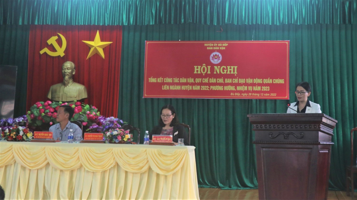 Đ/c Nguyễn Thị Hoài Thanh – Phó Bí thư Thường trực Huyện ủy phát biểu chỉ đạo hội nghị