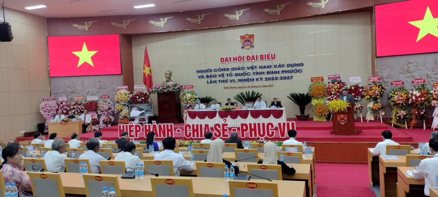 Linh mục Nguyễn Minh Chánh – Chủ tịch UBĐKCG tỉnh phát biểu khai mạc Đại hội