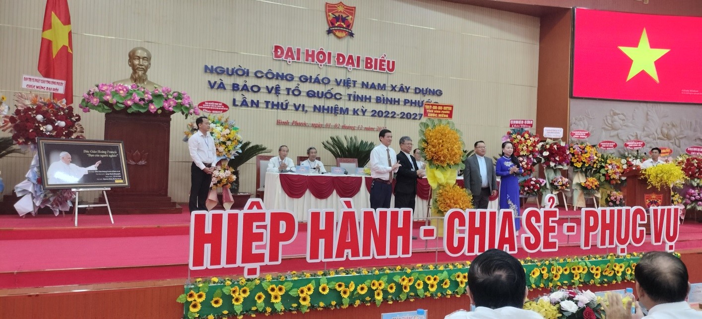 Lãnh đạo tỉnh chúc mừng Đại hội đại biểu Người Công giáo Việt Nam tỉnh Bình Phước nhiệm kỳ 2022 - 2027