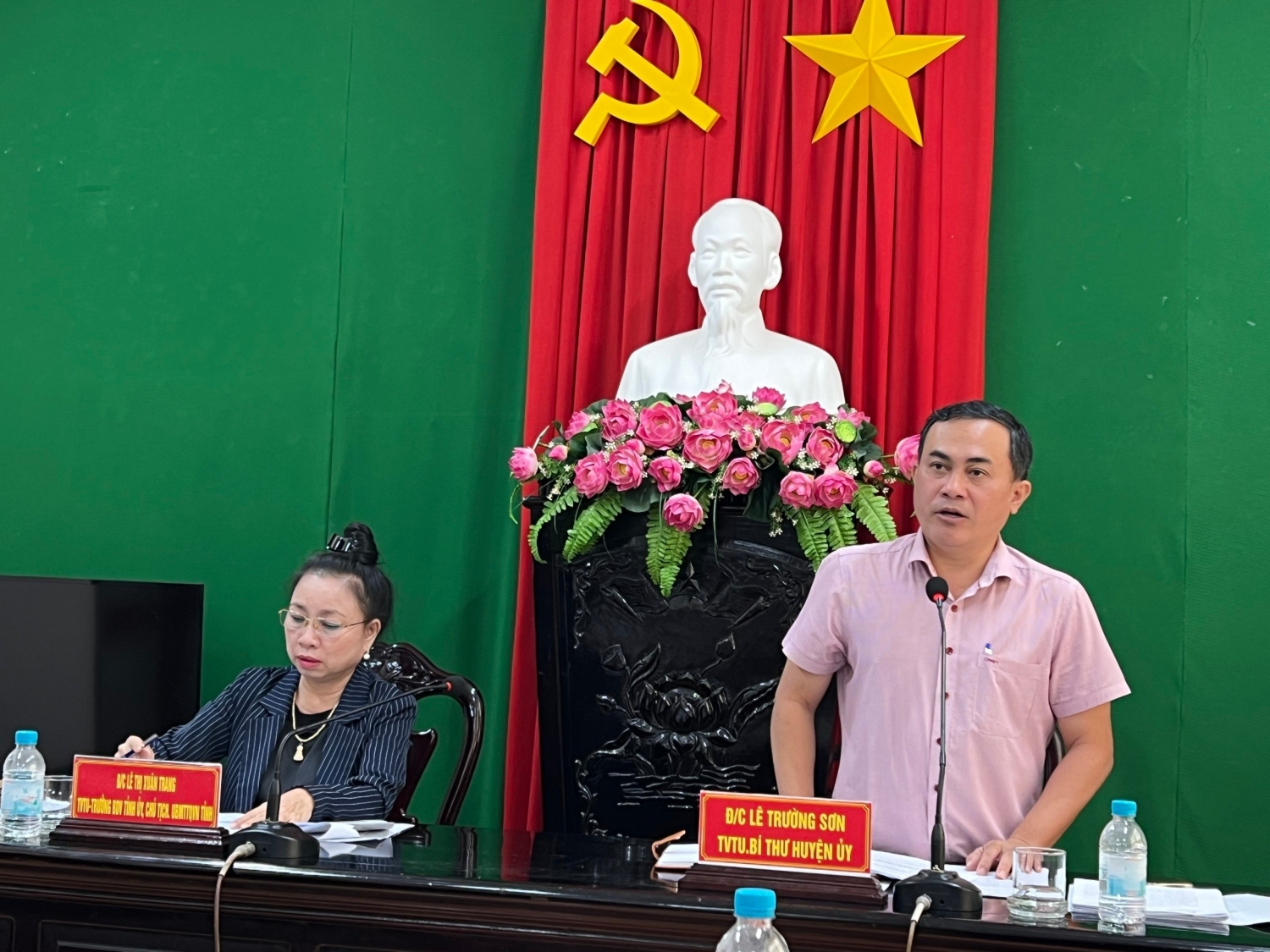 Bí thư Huyện ủy Lộc Ninh Lê Trường Sơn phát biểu chỉ đạo, định hướng thảo luận