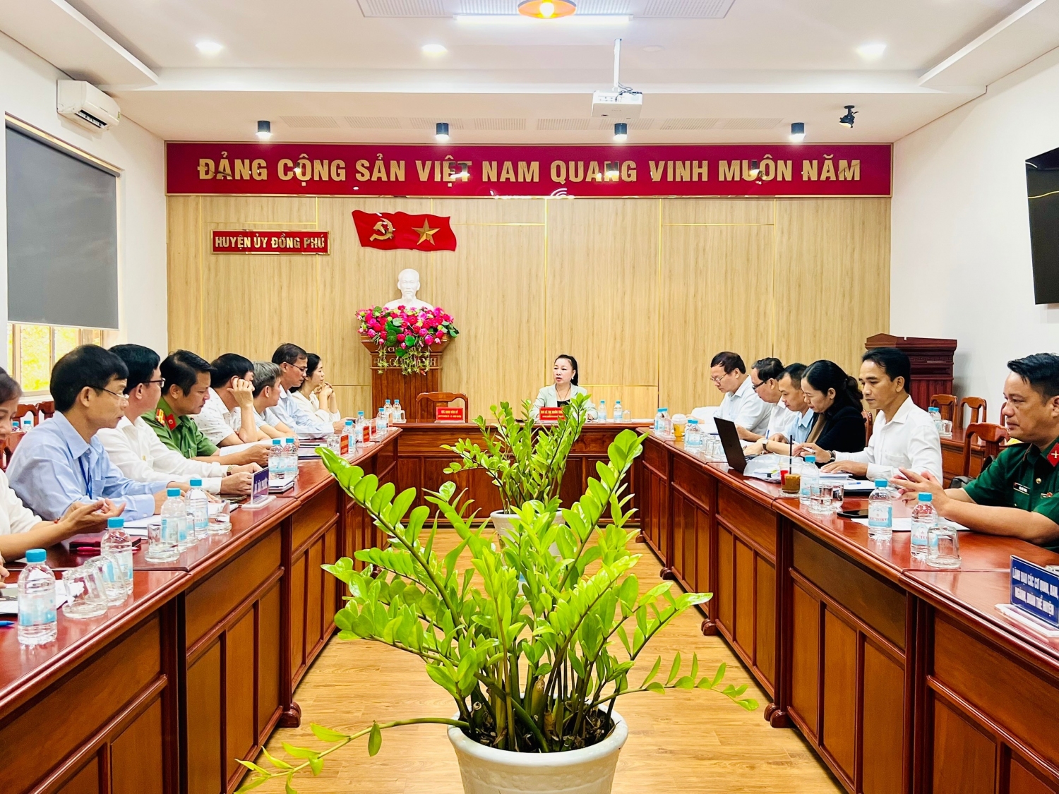 Toàn cảnh buổi làm việc