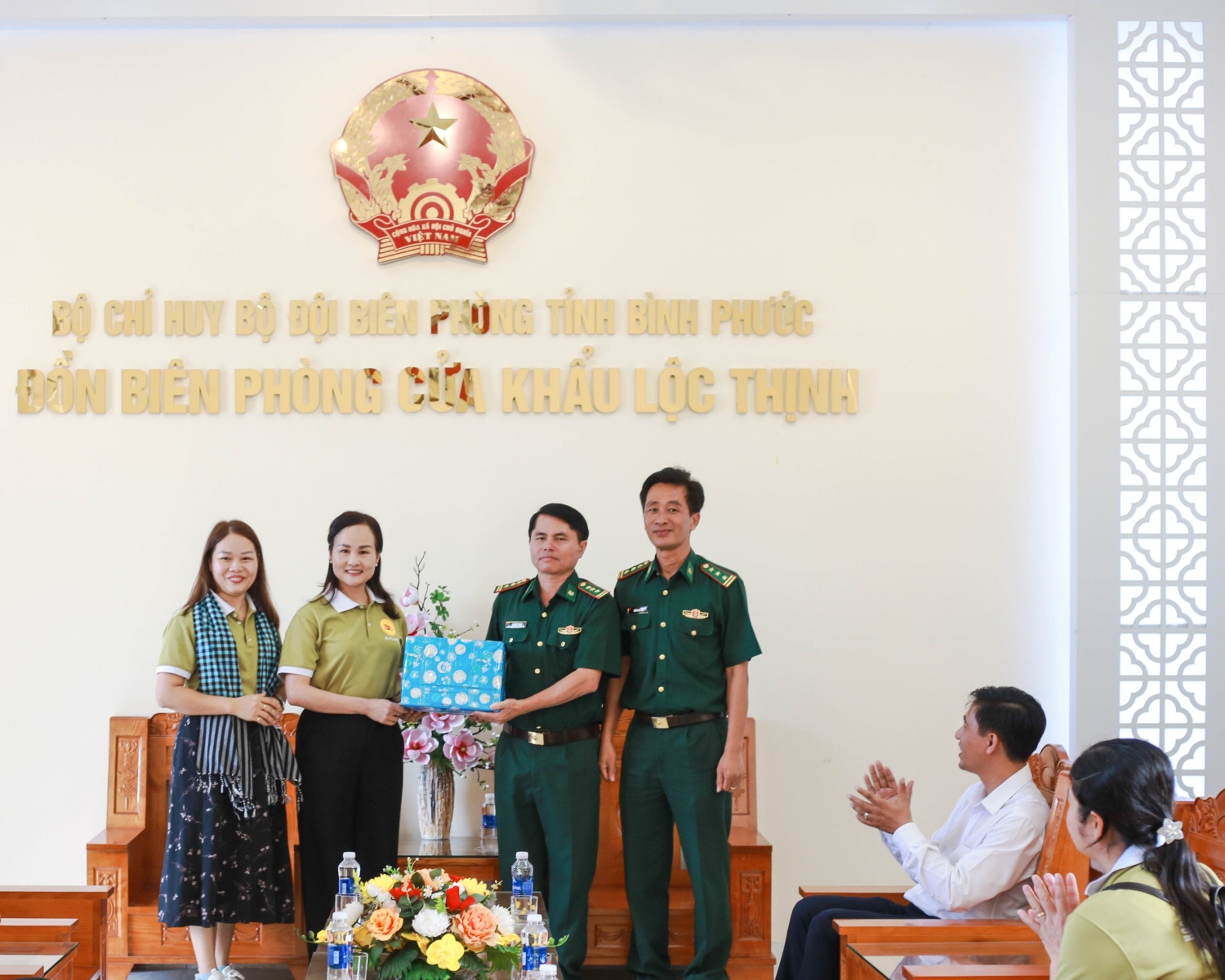 Công đoàn cơ sở Cơ quan Ủy ban Kiểm tra Tỉnh ủy  tổ chức hoạt động an sinh xã hội tại xã Đồn Biên phòng cửa khẩu Lộc Thịnh